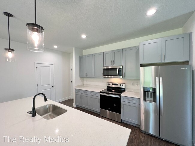 Building Photo - 4 br, 2 bath House - 2718 Wright Ave SE