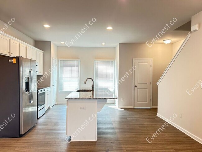 Building Photo - 3637 Hawthorne Terrace