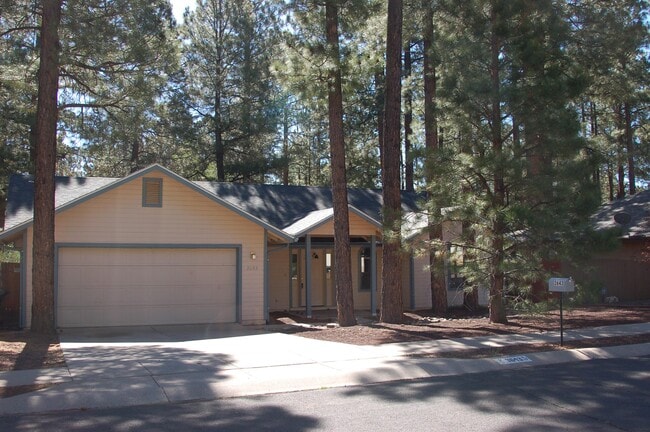 Building Photo - 3643 S Cheryl Dr