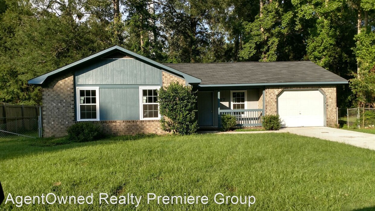 Primary Photo - 3 br, 1.5 bath House - 67 Burnt Mills