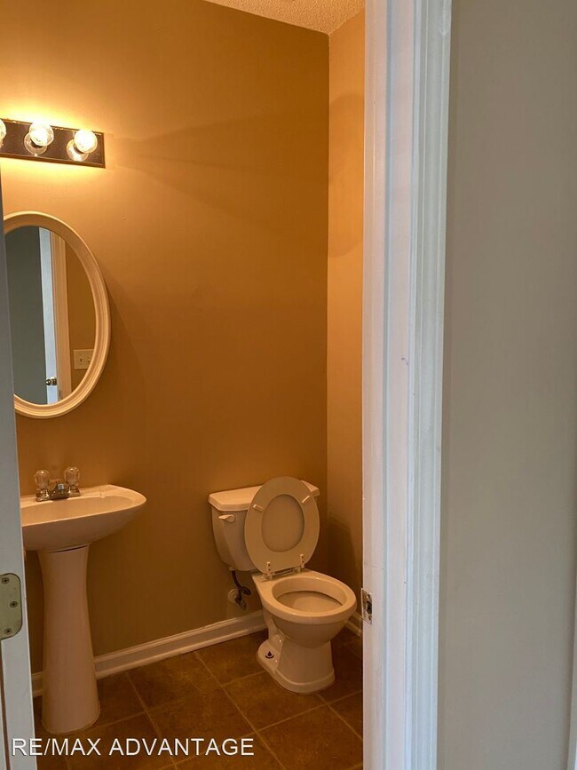 Building Photo - 3 br, 2.5 bath House - 2393 COACH WAY