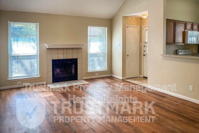 Building Photo - 2407 Armadillo Dr