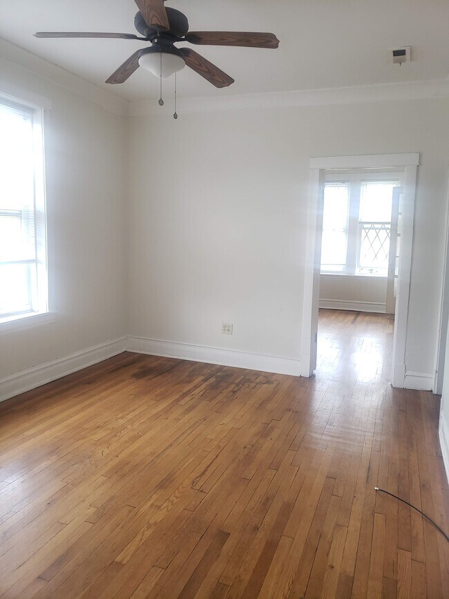 Foto del edificio - 3645 W Armitage Ave