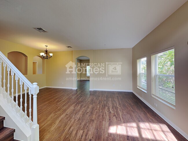 Foto del edificio - 5800 Windsong Oak Drive