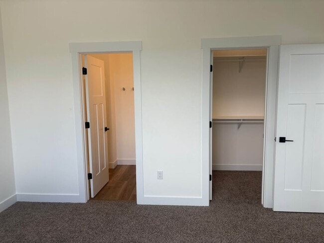 Building Photo - 447 Skeels Ave