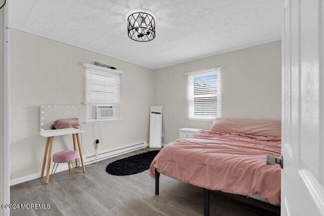 Building Photo - 116 1st Ave