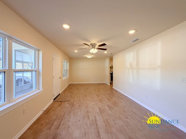 Building Photo - Renovated 3 Bedroom Home in Fort Walton Beach!