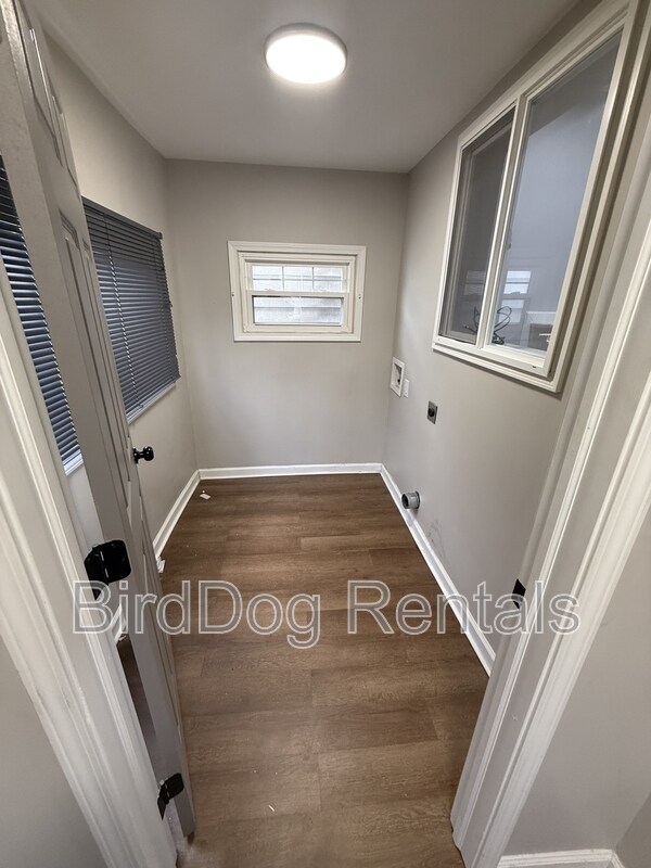 Foto del edificio - 1451 Wendell Ave