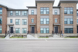 Building Photo - 673 Golborne St