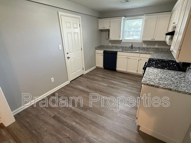 Foto del edificio - 402 S Cedar St