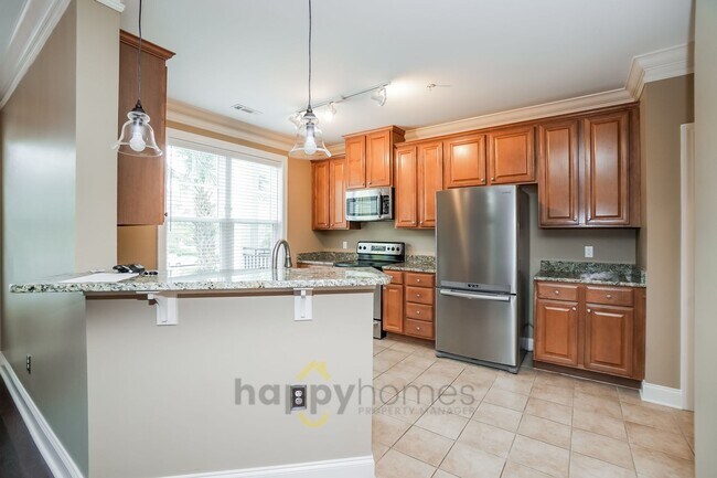 Foto del edificio - Stunning 2BR/2BA Condo in the Heart of Mt. Pleasant