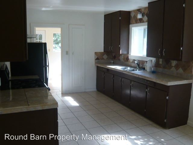 Building Photo - 2 br, 1 bath House - 230 Commercial Street
