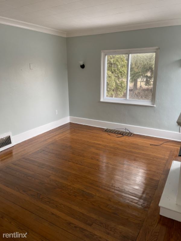 Building Photo - 3 br, 1 bath House - 1518 Hess Street
