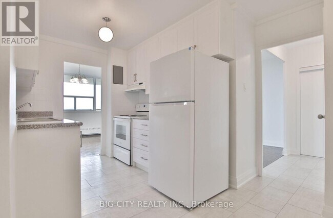 Photo du bâtiment - 185 Shaughnessy Blvd