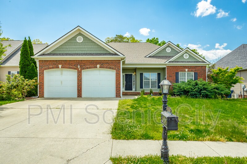 Foto principal - 8149 Kaitlin Ln