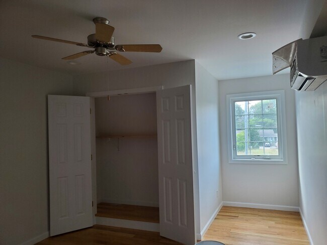 Foto del edificio - 755 Boston Post Rd