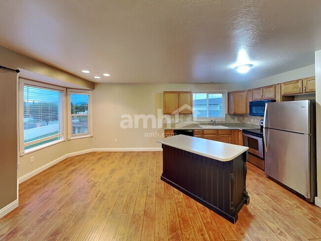 Foto del edificio - 1015 Westbury Ct