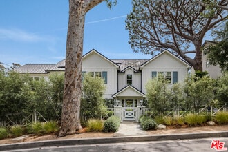 Building Photo - 782 Ranch Ln