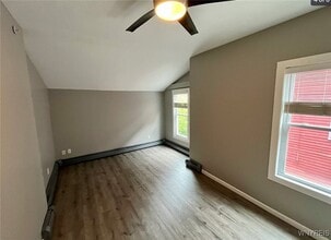 Building Photo - 402 W Ferry St