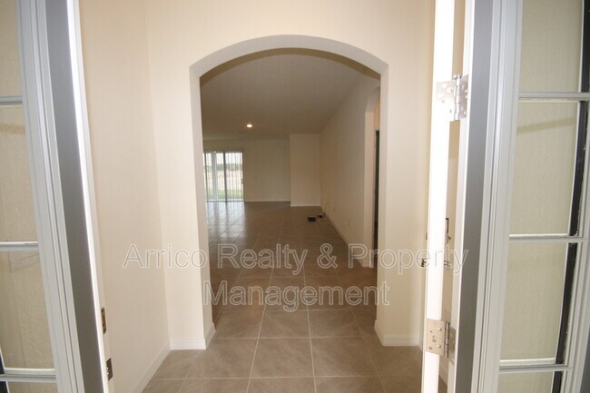 Foto del edificio - 38311 Springhead Ln