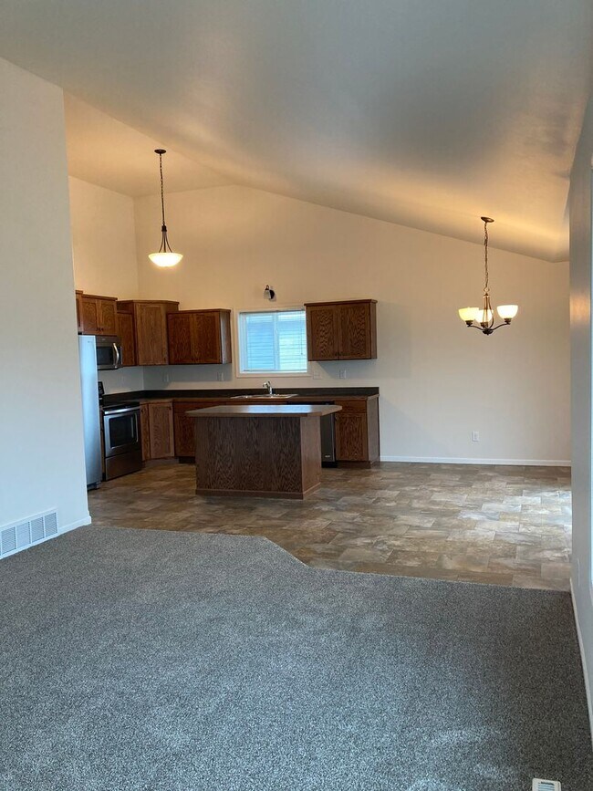 Foto del edificio - 3 Bed 3 Bath Single Family Home