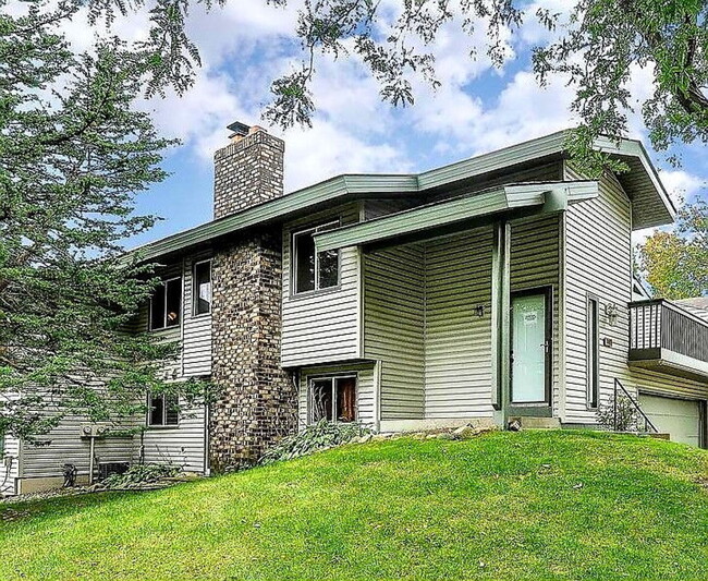 Corner unit with bonus guest parking. - 9774 Dorset Ln