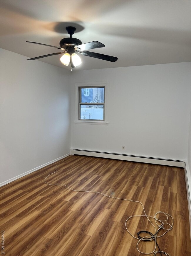 Foto del edificio - 429 E Park Ave