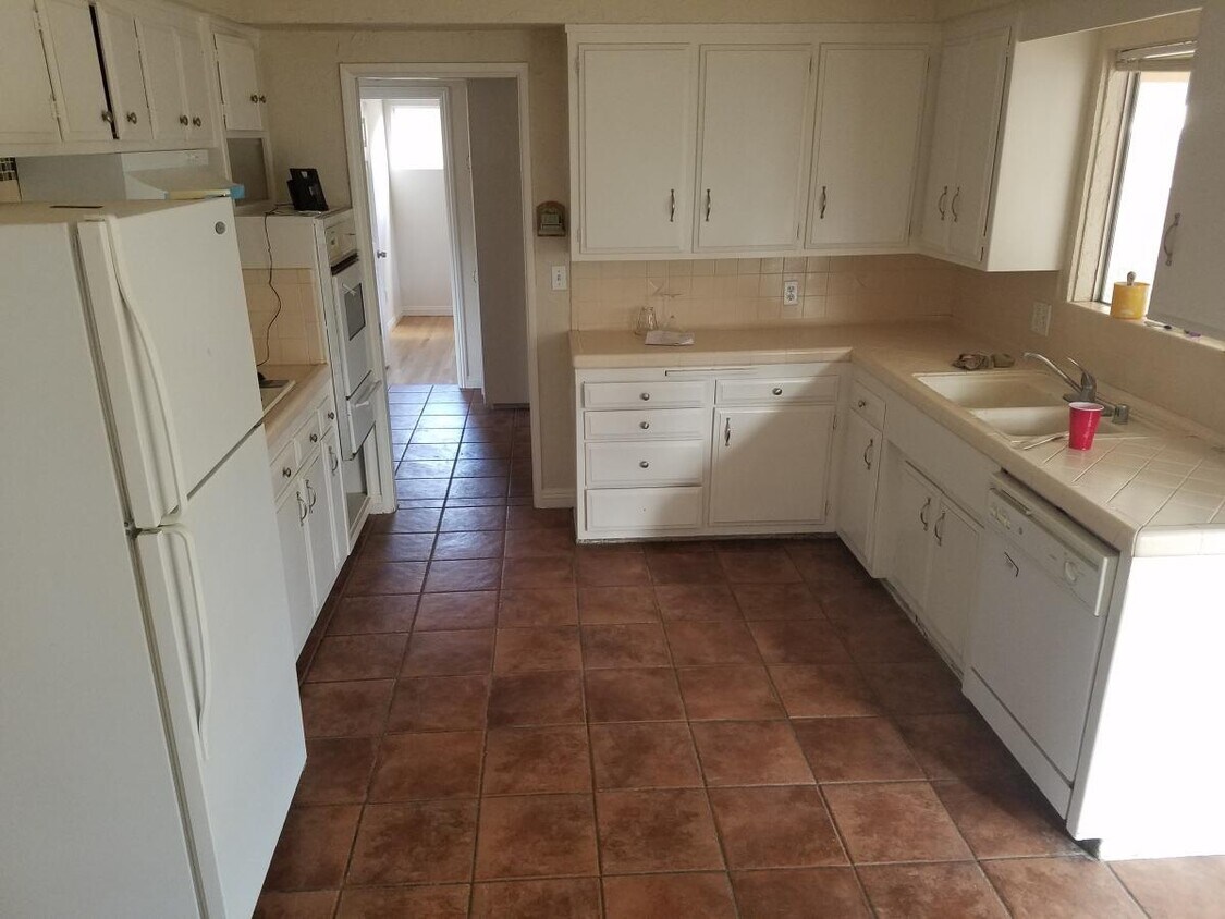 Primary Photo - 40865 Camellia Dr