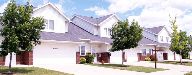 Building Photo - Tucker Pointe Townhomes