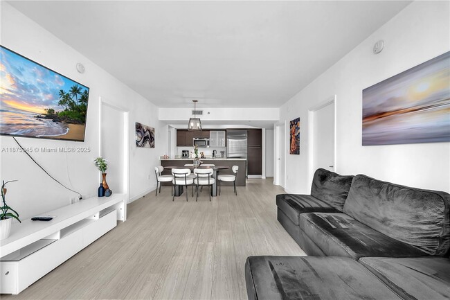 Building Photo - 500 Brickell Ave