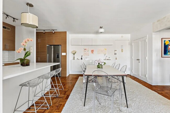 Foto del edificio - 175 W 12th St