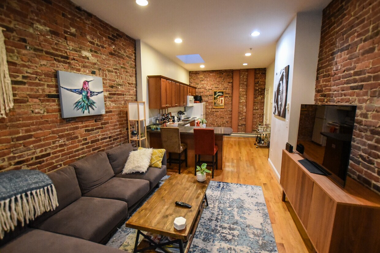 Primary Photo - 3 Thacher Ct