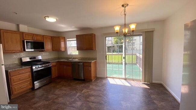 Building Photo - 18214 Gravinia Cir