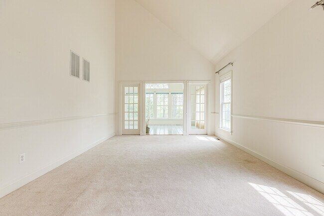 Sala de estar formal - 25634 Creek Run Ter