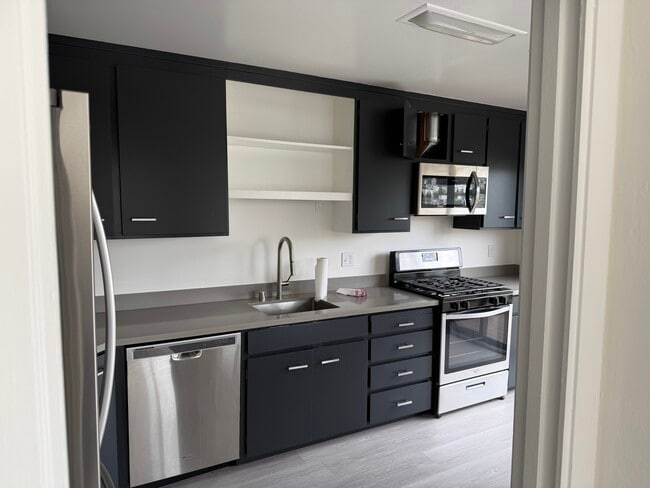 Building Photo - 47 Grand View Ter