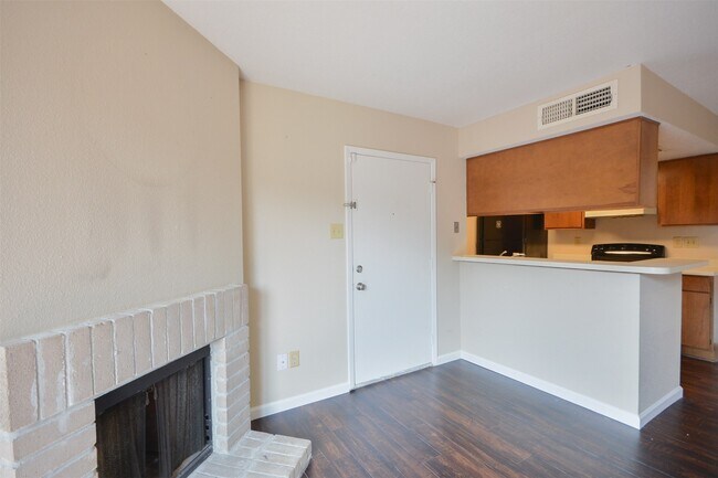 Foto del edificio - 12905 Woodforest Blvd