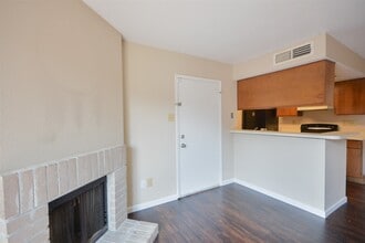 Building Photo - 12905 Woodforest Blvd