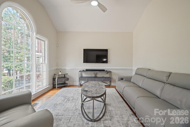 Foto del edificio - 12004 Camargo Ct