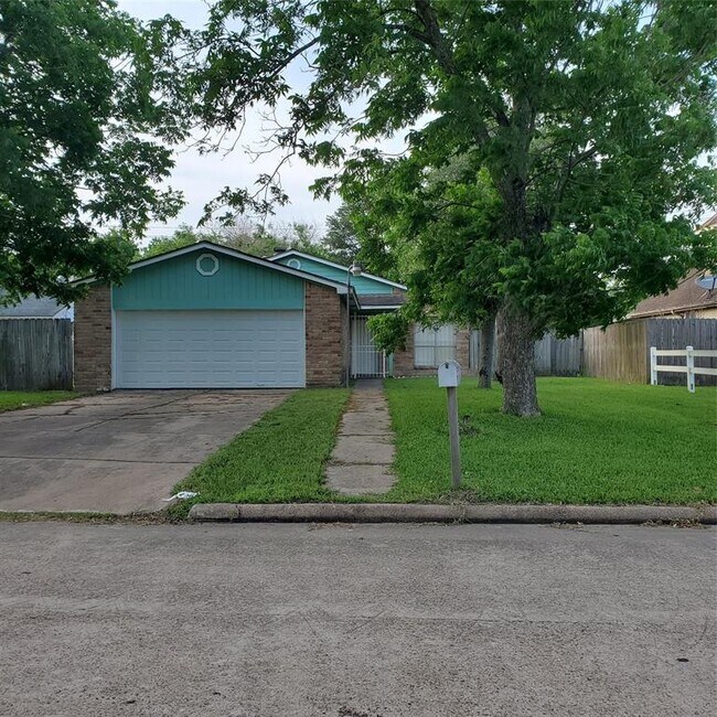 Building Photo - 5550 Anderson Oaks St
