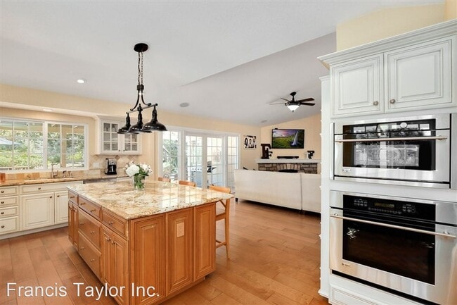 Building Photo - 4 br, 2.5 bath House - 3445 Lomas Serenas Dr