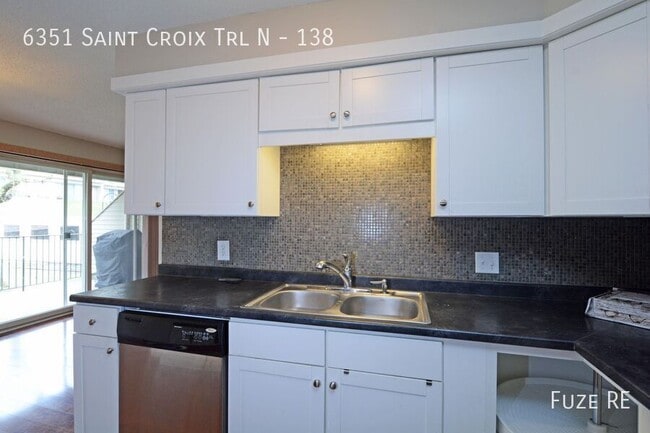 Foto del edificio - 6351 St Croix Trail N