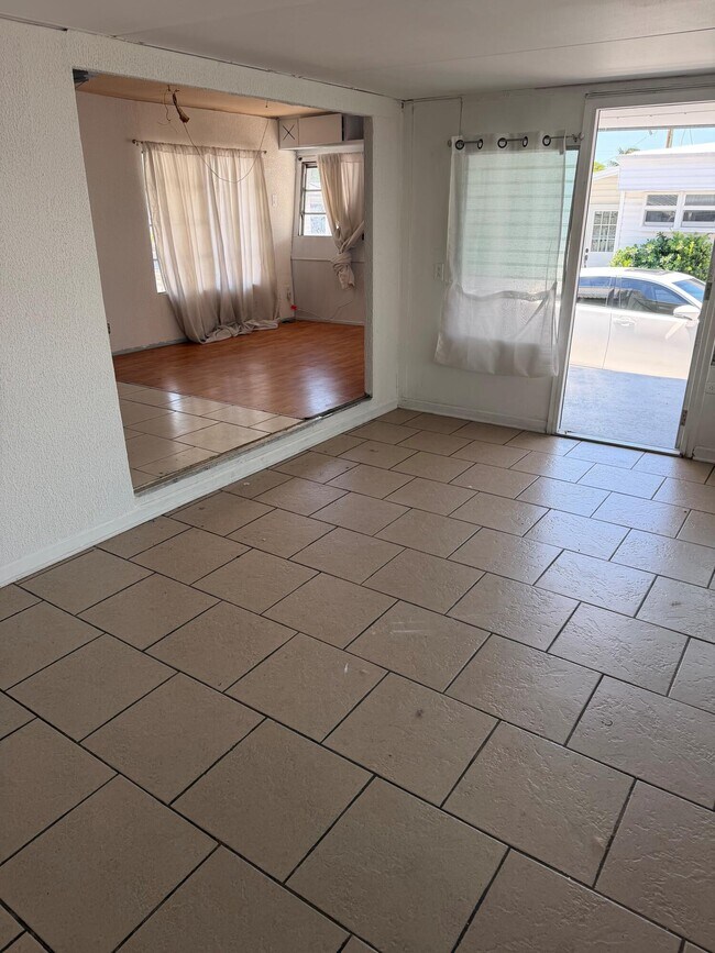 Foto del edificio - 820 SW 1st Pl