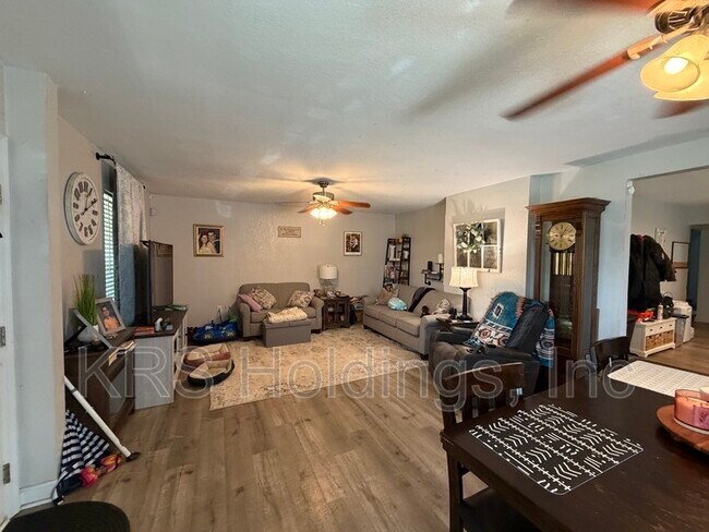 Foto del edificio - 1124 Myrtle St