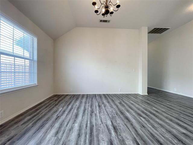 Building Photo - 1004 Southfork Dr