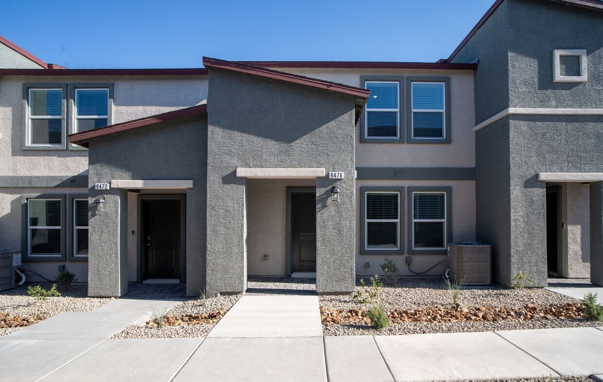 Primary Photo - Modern 3-Bedroom, 3-Bathroom Home with Sma...