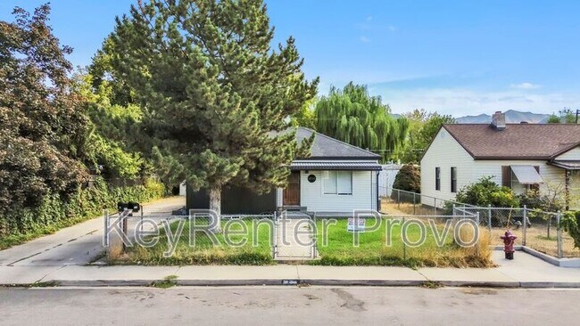Building Photo - 494 N Emery Ave