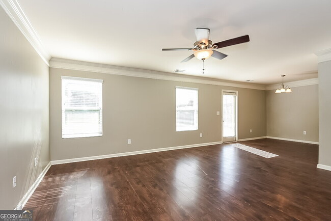 Foto del edificio - 3120 Englewood Dr