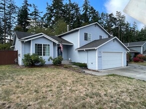 Building Photo - 1337 NW Redwing Dr