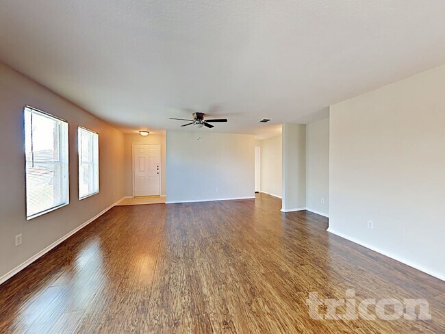 Building Photo - 2513 Thousand Oaks Dr