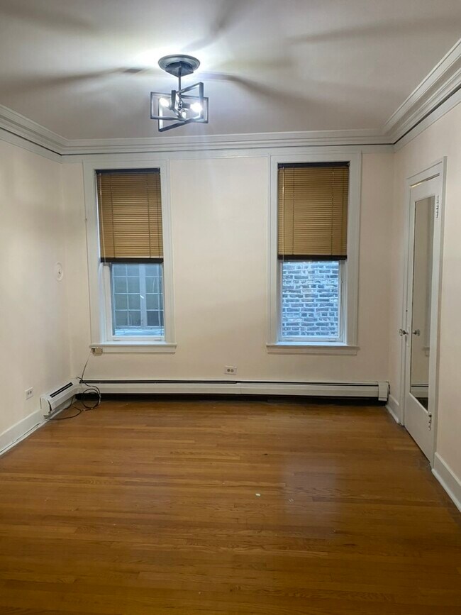Foto del edificio - 5839 W Midway Park